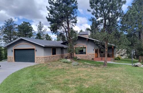 Custer House | Cherry on top lodge