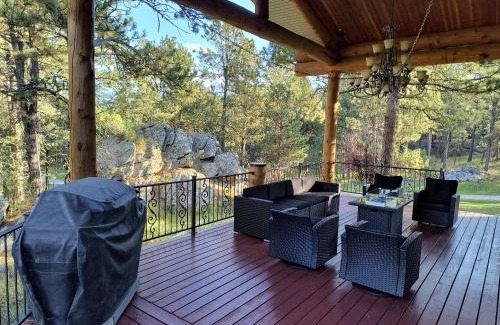 Custer House | Cherry on top lodge