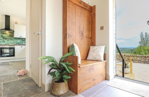 Stonedge Cottage | CHERRY TREE COTTAGE, pet friendly, with hot tub in Chesterfield