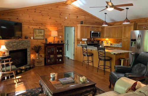 Dahlonega House | Chestatee River Cabin