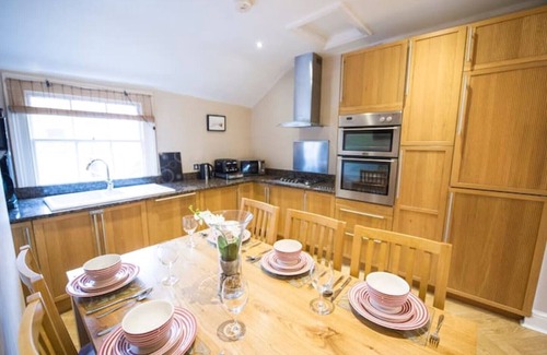 Chester Apartment | Chester Apartments (Apt B)