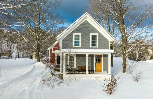 Chester Depot House | Chester Farmhouse Ski Retreat near Slopes