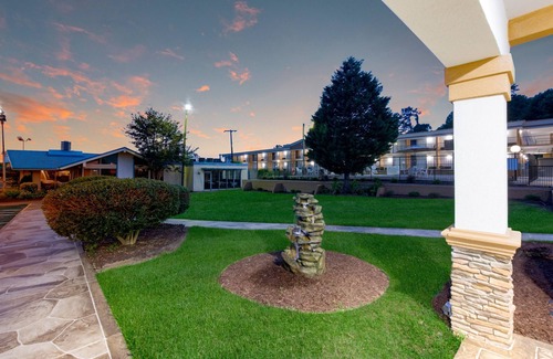 Gastonia Hotel | Chester Inn
