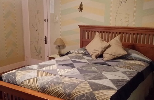 Atlantic Bed & Breakfast | Chestnut Charm Bed & Breakfast