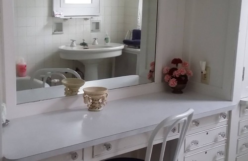 Atlantic Bed & Breakfast | Chestnut Charm Bed & Breakfast