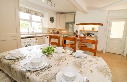 York Cottage | CHESTNUTS AT YOULTON LODGE, family friendly in Tollerton