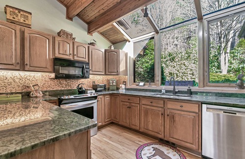 Blowing Rock House | Chetola 4BR Luxury House; Pool, Fitness Center, Walk to Town,Hike in Nat'l Park