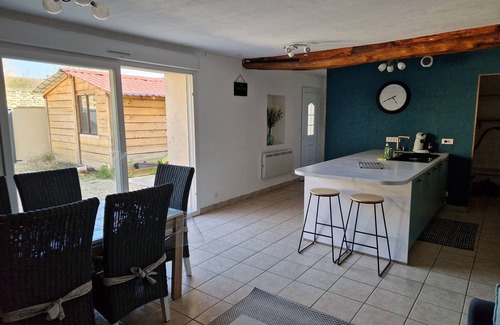 Gurgy House | Chez Madeleine, Maison Mitoyenne Avec Cour Fermée Dans Joli Village Bourguignon