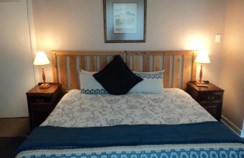 Dundee House | Chez Nous Bed and Breakfast & Self Catering