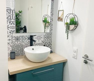 Coutures House | Chez Pablo, maison avec jardin et parking privé