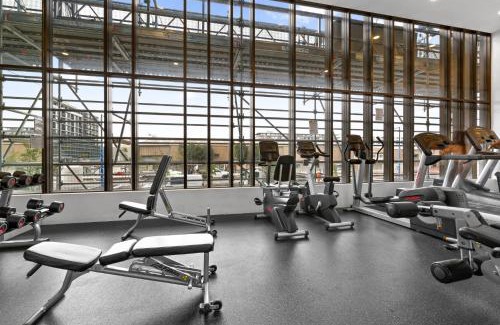 Wentworth Point Apartment | Chic 1-Bed with Pool by River Ferry & Amenities