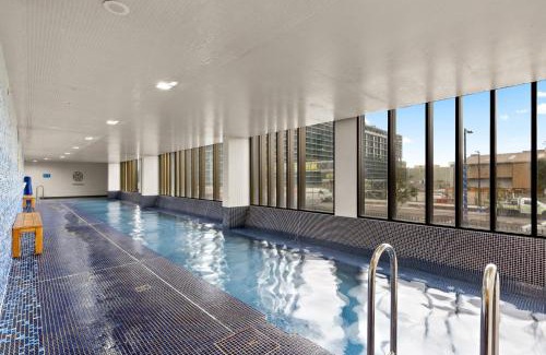 Wentworth Point Apartment | Chic 1-Bed with Pool by River Ferry & Amenities