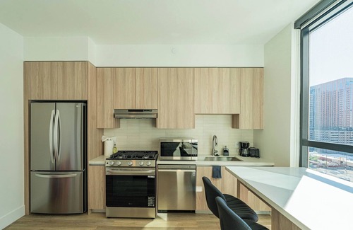 Roosevelt Apartment | Chic 1BR Getaway w/Pool, Gym Access & Rooftop