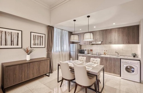 Somerset Apartment | Chic 2 BR at Penang Rd, 10 mins walk from Dhoby Ghaut MRT