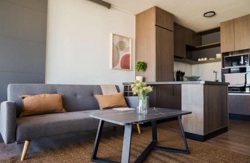 El Golf Apartment | Chic 2BR Haven in the Heart of Las Condes Oasis