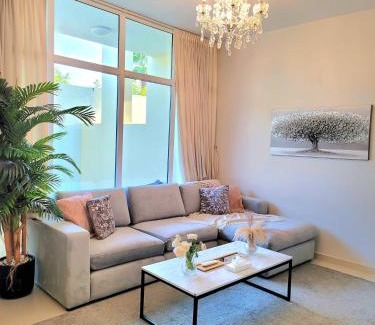 Dubai Villa | Chic 3br Villa Victoria, Kids Fun, Waterpark! Safe