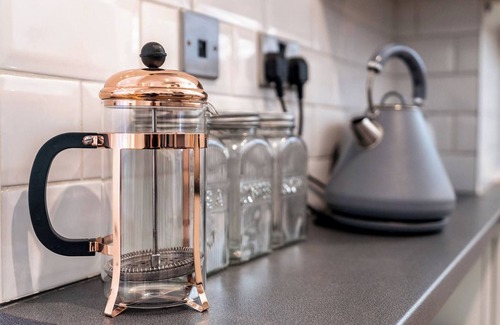 Beverley Ski Chalet | Chic Central House with Garden & Free Parking