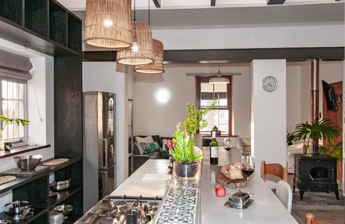 Mossel Bay Villa | Chic Central Villa at affordable rate (pet friendly).