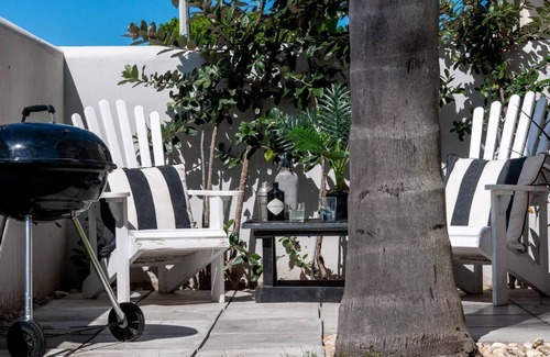 Mossel Bay Villa | Chic Central Villa at affordable rate (pet friendly).