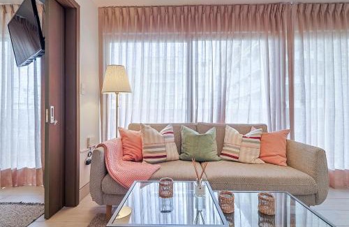 Sarasota Apartment | Chic Centric 1BR Apt, King Bed