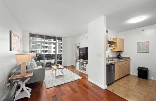 Downtown San Diego Condo | Chic Condo in Little Italy