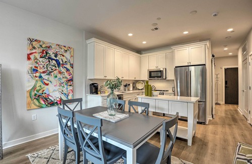 Murray Hill Condo | Chic Condo w/Balcony in the Heart of Annapolis!