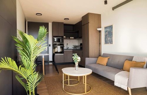 El Golf Apartment | Chic & Cozy 2BR Oasis in the Heart of Las Condes