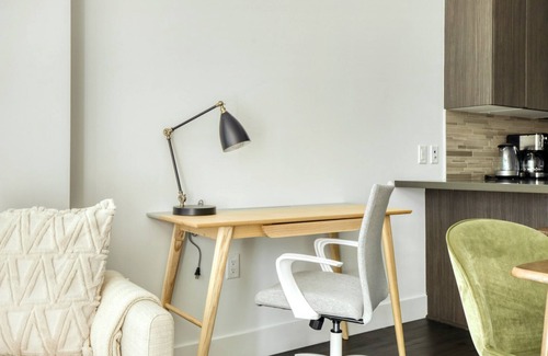 Downtown Los Angeles Apartment | Chic Downtown 1BR w/Pool & Gym, near Staples Center, by Blueground