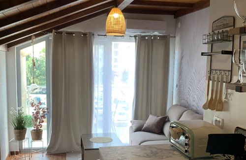 Babilonija Apartment | Chic Flat w Balcony 10 min to Beach Greco in Budva