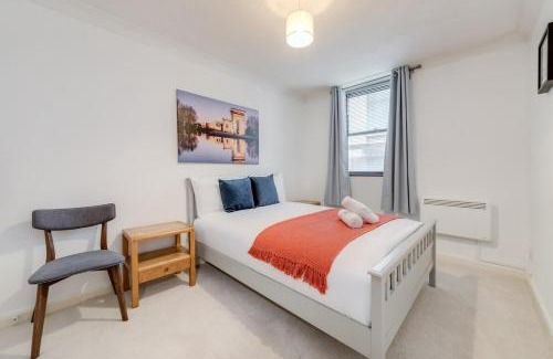 Barbican Apartment | Chic High Barbican Apt - Heart of London