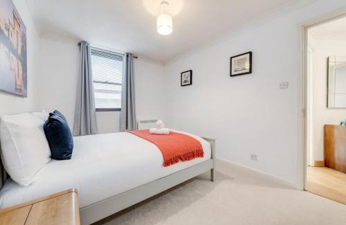 Barbican Apartment | Chic High Barbican Apt - Heart of London