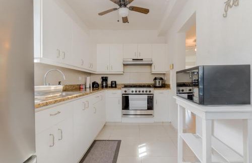 Zona Hotelera Apartment | CHIC Lagoon front Villa by Casa Paraíso