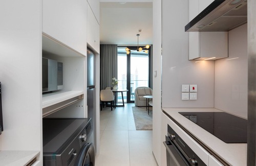 Jebel Ali Apartment | Chic Minimalist 1BR in Address JBR