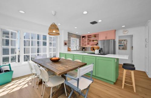 Santa Ana Heights House | Chic Modern Designed Home with Private Studio