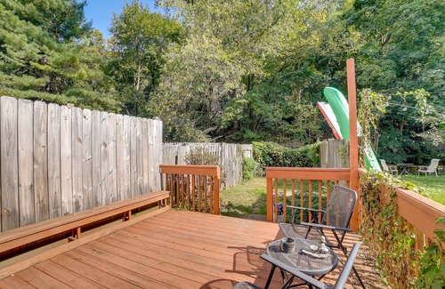 Millvale Apartment | Chic Pittsburgh Townhome w/ Private Deck!