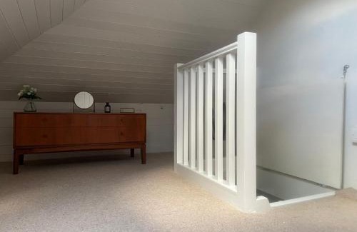 Whitstable House | Chic Seaside Cottage with Sunny Garden and BBQ, Close to Beach and High Street