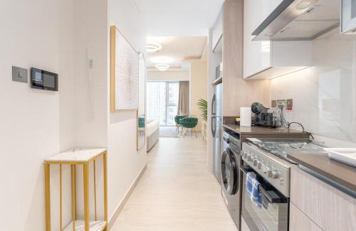 Jumeirah Lake Towers Apartment | Chic Studio at ME DO RE Tower Stunning Views