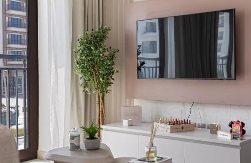 Abu Dhabi Apartment | Chic Studio By Sweet Stays, Yas! F1, Parks & Golf