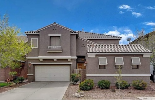 Enterprise House | Chill Charming 1or 2 PRIVATE BEDROOMS available -Stunning View