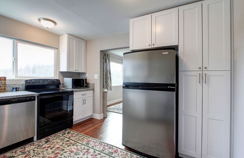 Auburn Apartment | Chillin' By The River