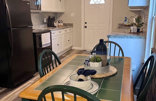 Cave City House | Chillin Time is a cozy pet friendly home 6 miles from Mammoth cave!