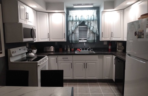 Wilmington House | Chimney Hill 15 mins to Mt Snow, Clubhouse w/indoor pool,nVAST trail up to house