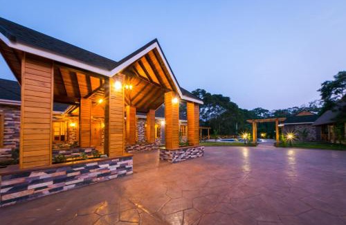 Fort Portal Cabin | Chimpundu Lodge