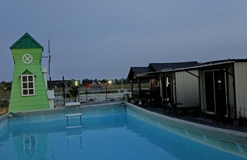 Kampung Banat Bawah Hotel | Chinta Chinta Cottage kabin 1