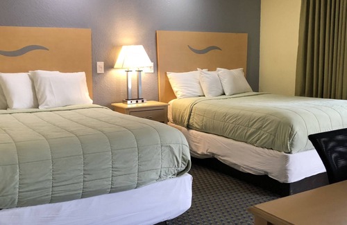 Saugus Hotel | Chisholms Motor Inn