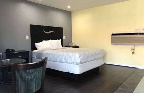 Saugus Hotel | Chisholms Motor Inn