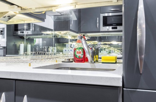 Docklands Apartment | Chizzy Superior One Bed Apartment