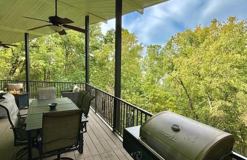 Silver Point House | CHLChateau-Walkable to Hurricane Marina