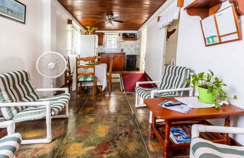 Charlotteville House | CHOLSON CHALETS LIMITED