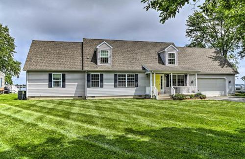 Cambridge House | Choptank River Beach Home with Pier in Cambridge!